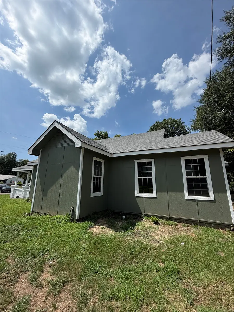 606 Sanford Street, Marshall, TX 75670 - #3