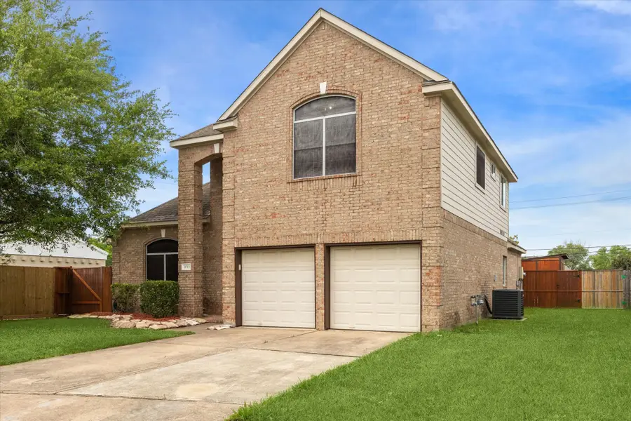 4713 Cypress Bend Court, Pearland, TX 77584 - Image #2