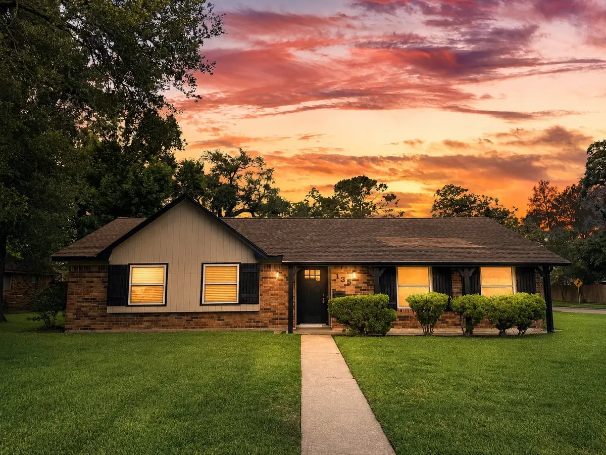 135 Nasturtium Street, Lake Jackson, TX 77566 - #1