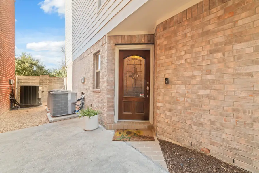 1807 Stacy Crest, Houston, TX 77008 - Image #2