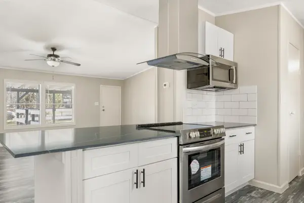 11438 Creek Drive, Cleveland, TX 77328