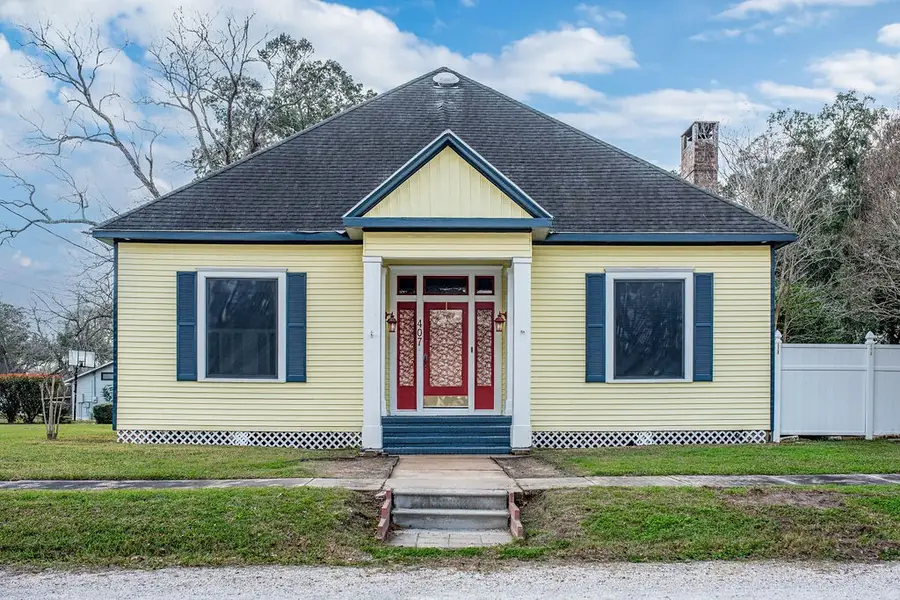 407 Robinson Street, Edna, TX 77957 - #2