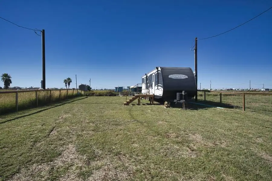215 Hall Avenue, Sargent, TX 77414 - Image #3