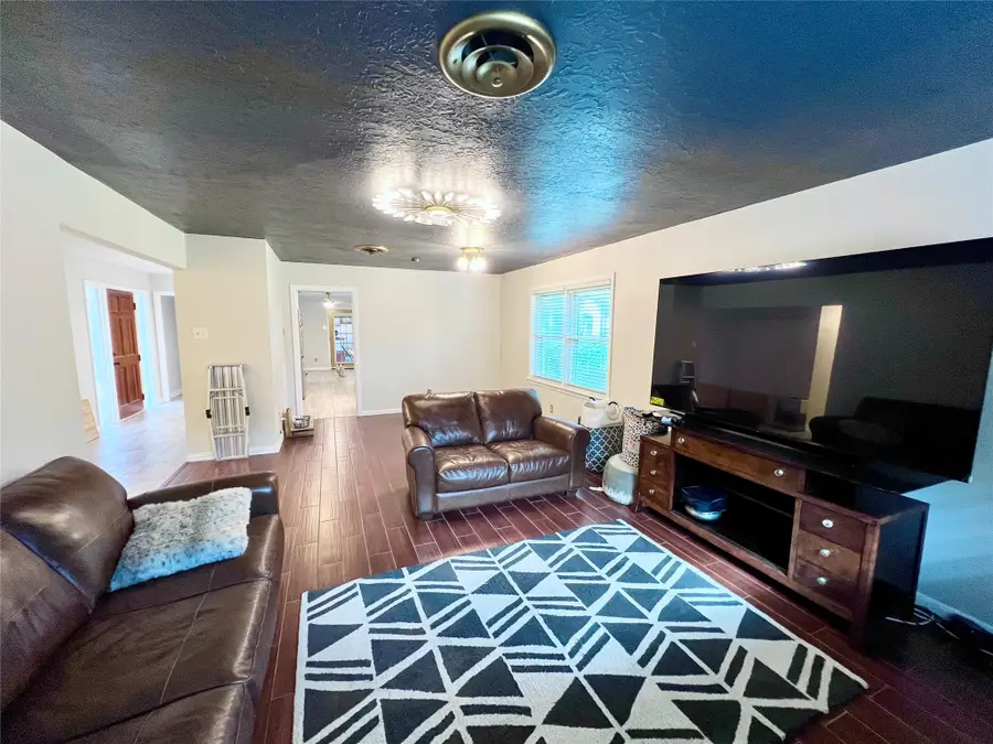 1222 Sunset Lane, Texas City, TX 77590 - Image #3