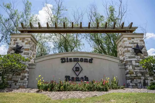 2235 Diamond D Drive, Beaumont, TX 77713