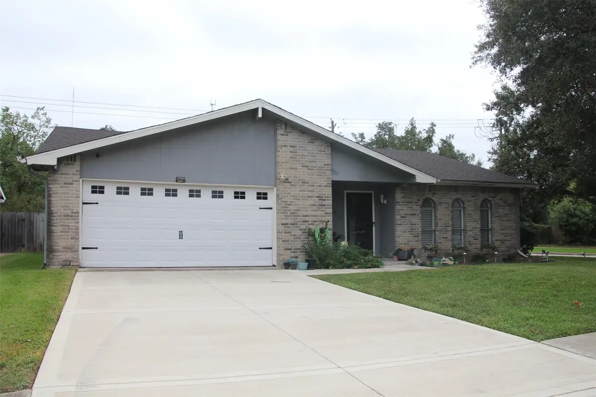 3035 Meadowview Dr Corner, Missouri City, TX 77459 - #1
