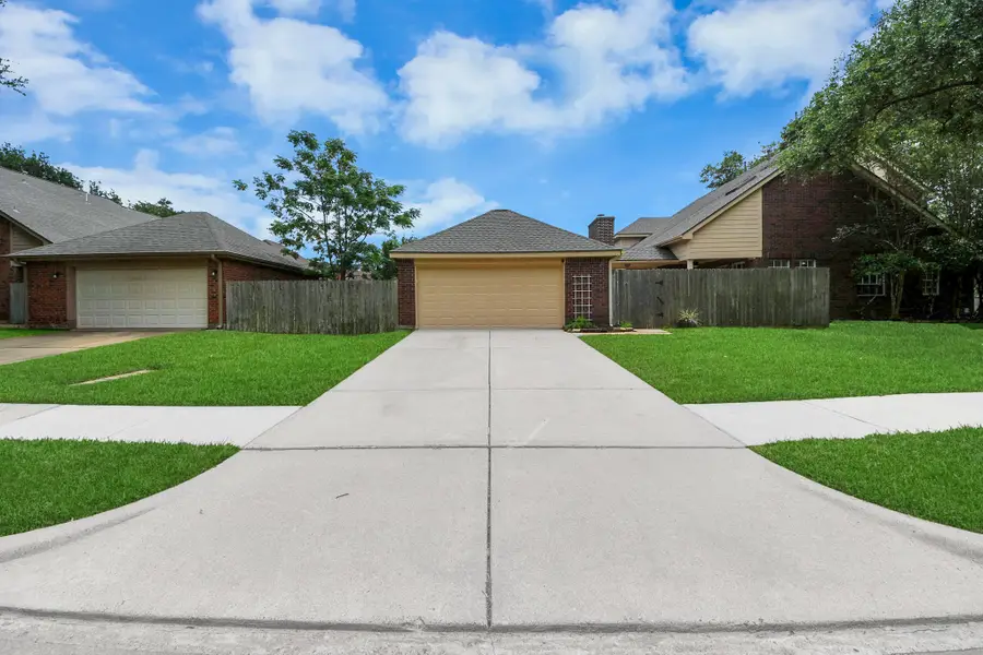 1003 Clarenda Falls Drive, Sugar Land, TX 77479 - #2