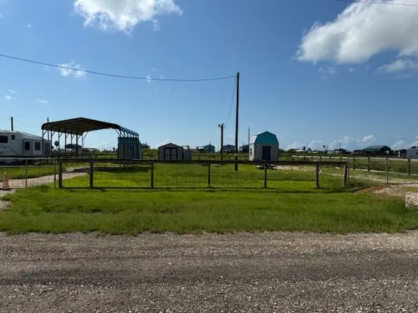 201 Curlew Street, Bay City, TX 77414