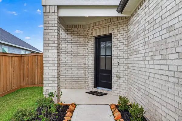 1439 Terry Roberts Drive, Angleton, TX 77515