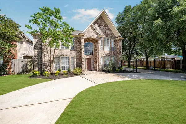 8002 Royal Crest Court, Houston, TX 77379