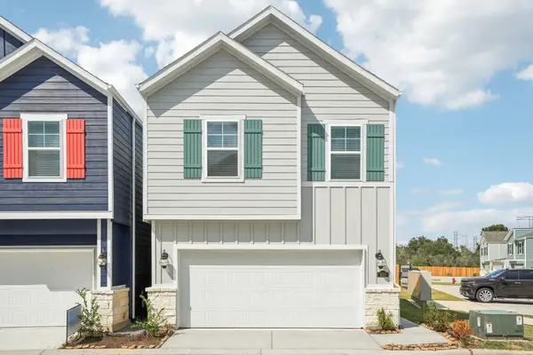 535 Avisa Drive, Kemah, TX 77565