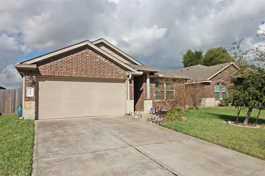 4019 Spurwing Lane, Baytown, TX 77521 - Image #2