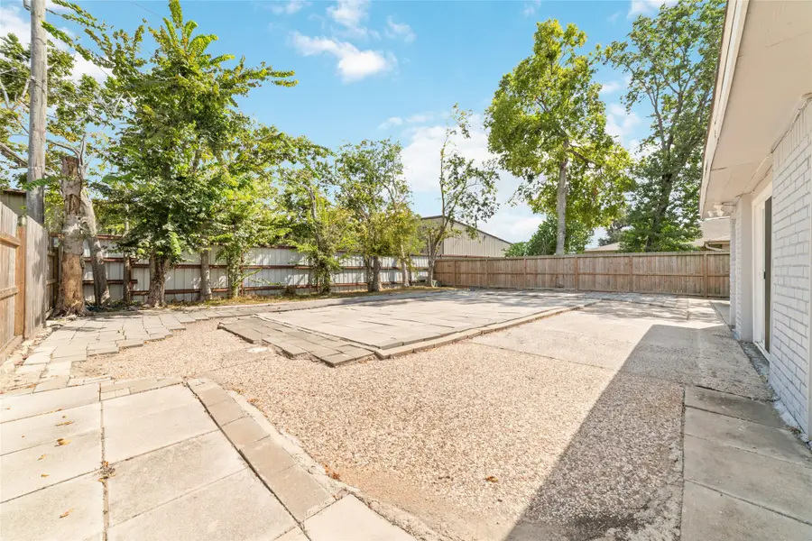 6111 Westbranch Drive, Houston, TX 77072 - Image #3