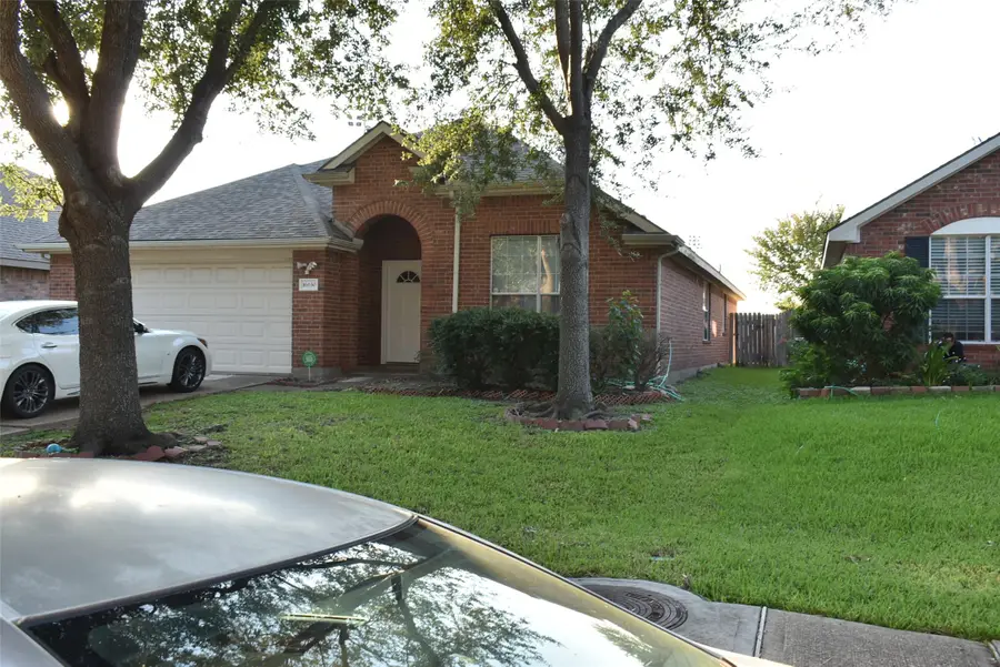 16630 Great Oaks Glen Drive, Houston, TX 77083 - Image #2