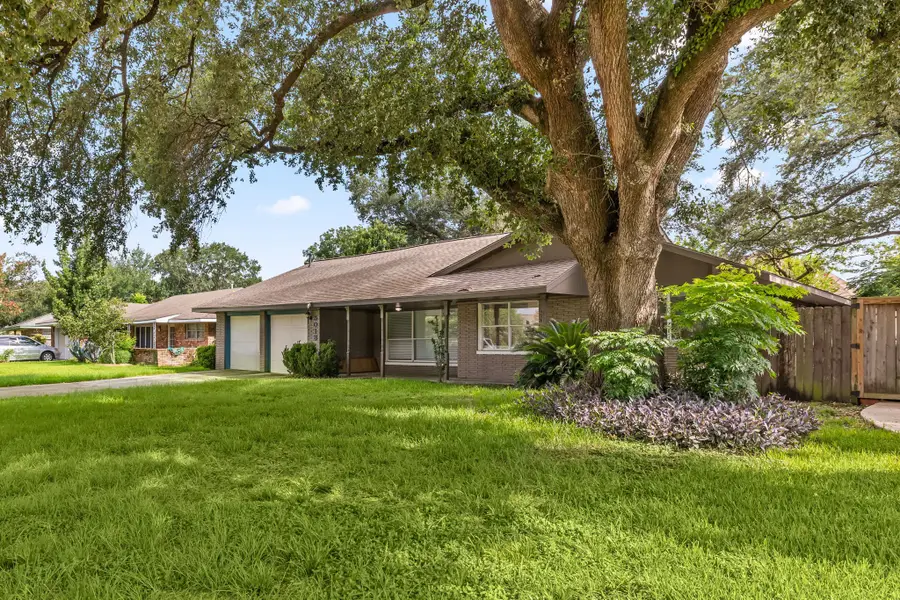 5018 Willowbend Boulevard, Houston, TX 77035 - #2