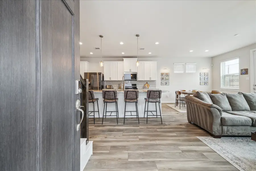 9820 Rugged Oaks Drive, Houston, TX 77080 - Image #2