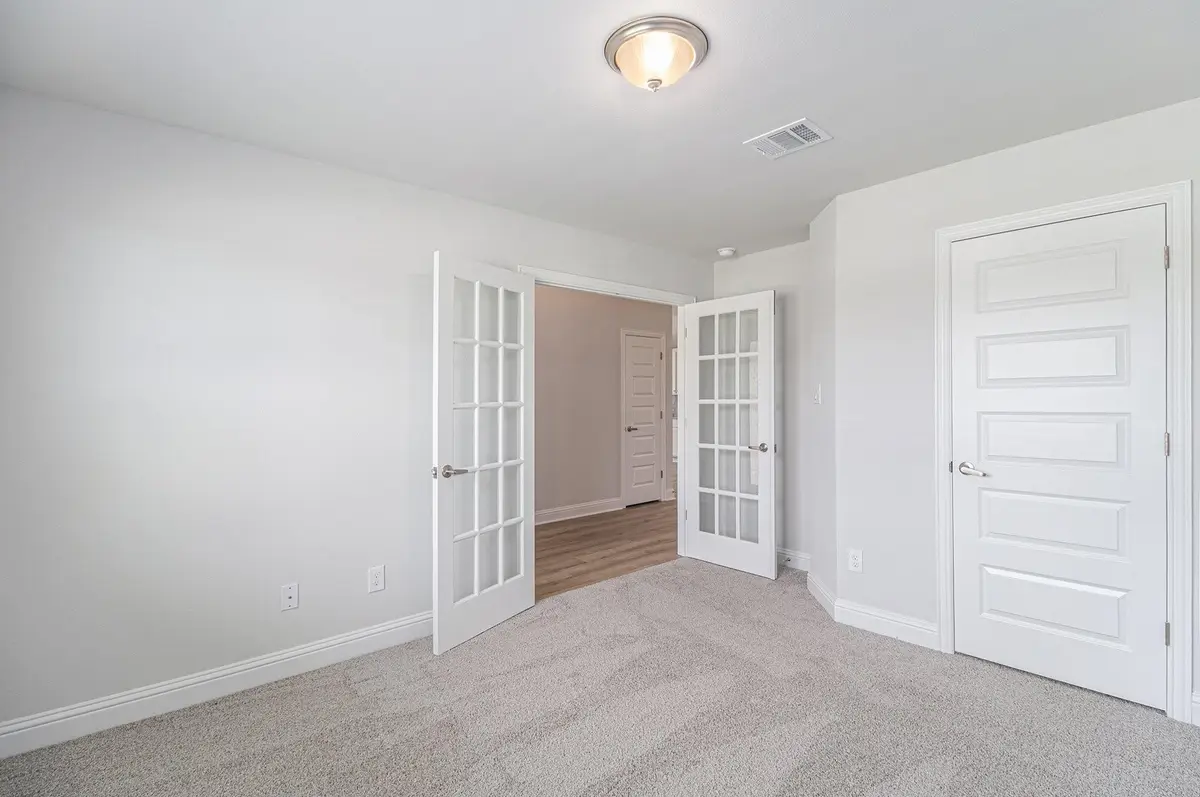 18 Keystone Court, Angleton, TX 77515 - Image #1