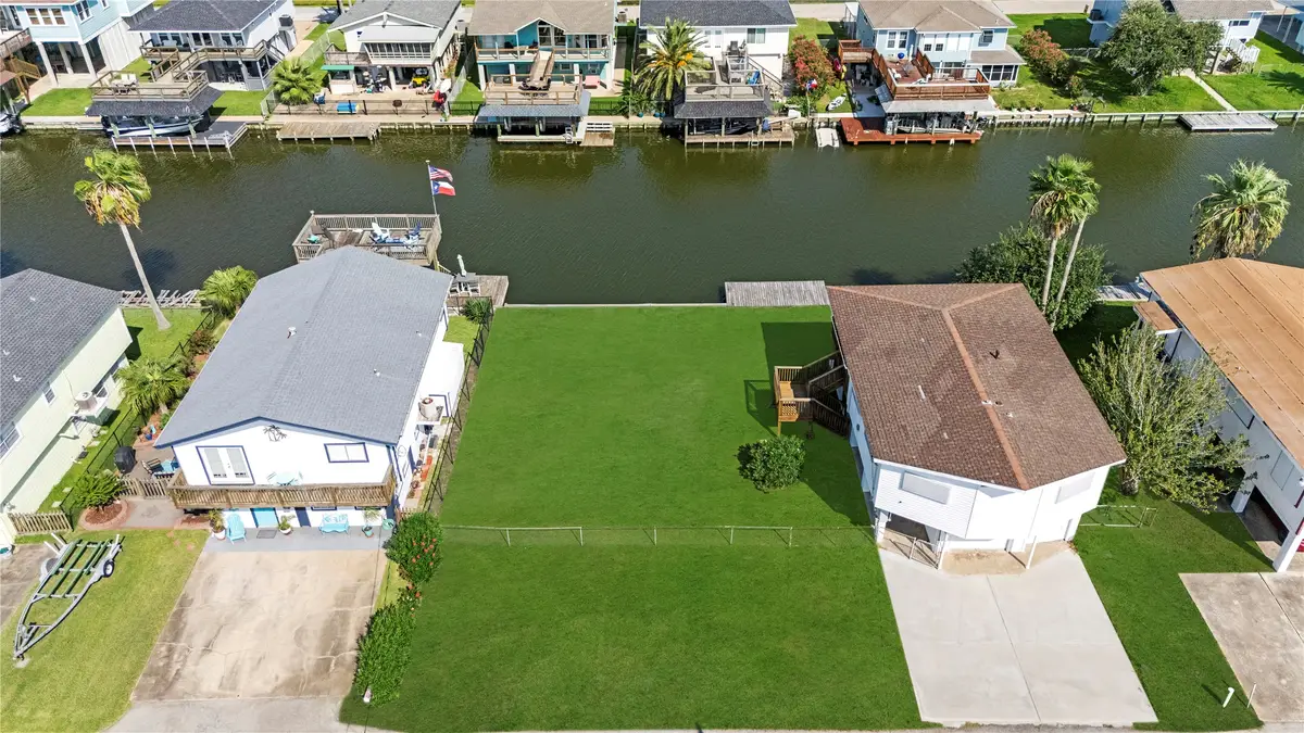 191 Barracuda Street, Hitchcock, TX 77563 - Image #1