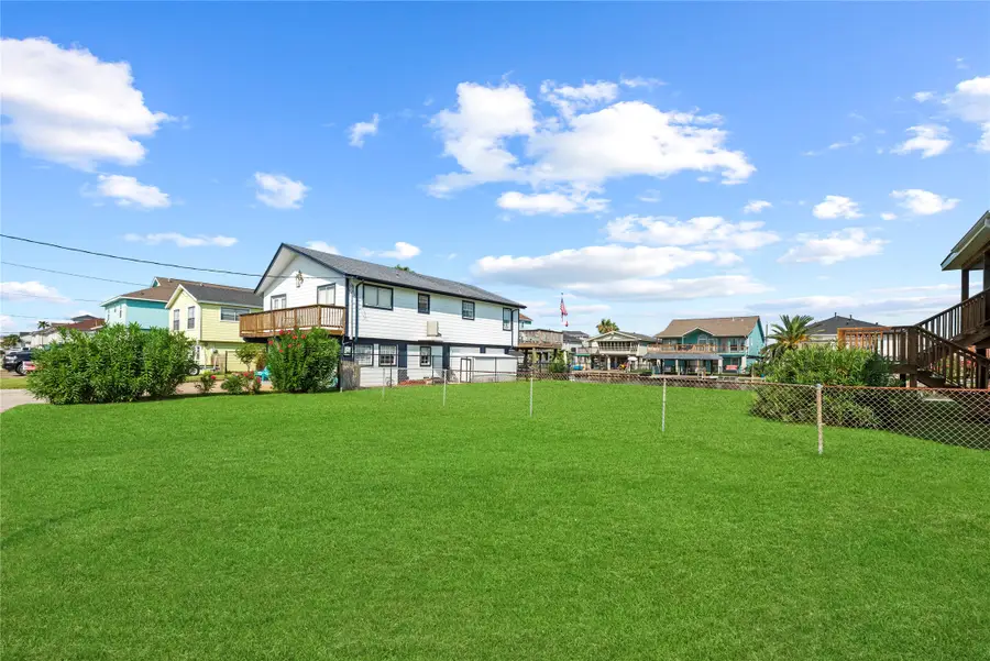 191 Barracuda Street, Hitchcock, TX 77563 - Image #2