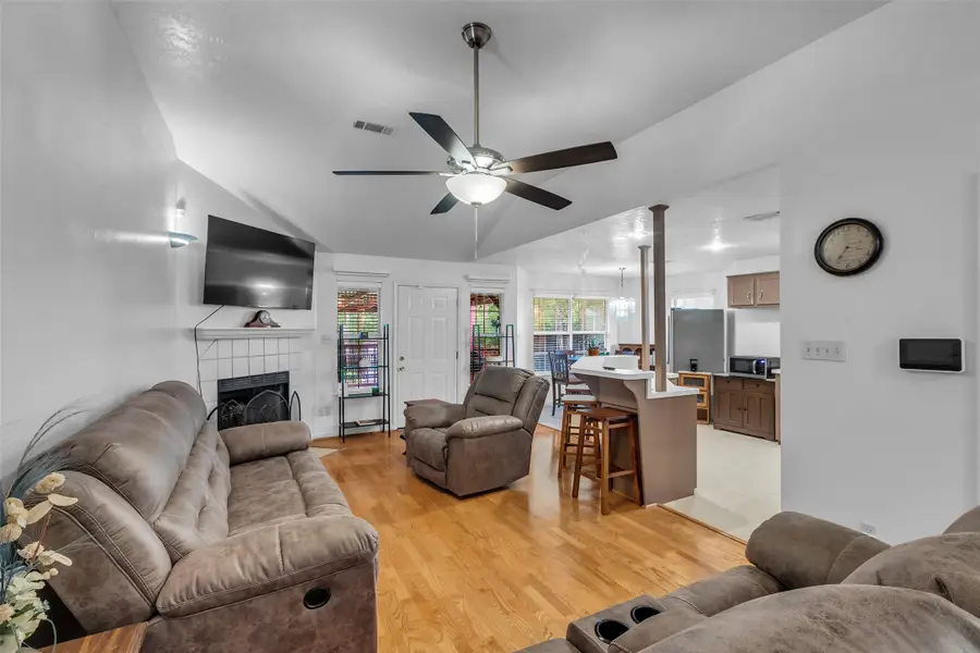 3360 Knob Oaks Drive, Huntsville, TX 77340 - Image #3