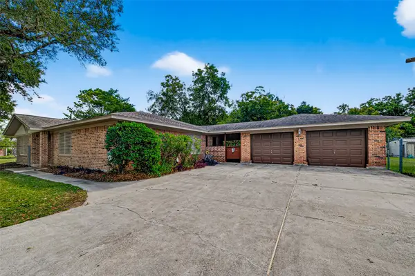 12021 7th 1/2 Street, Santa Fe, TX 77510