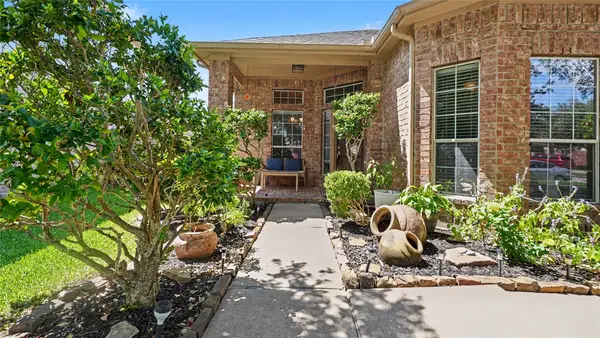 4830 Chase Stone Drive, Bacliff, TX 77518