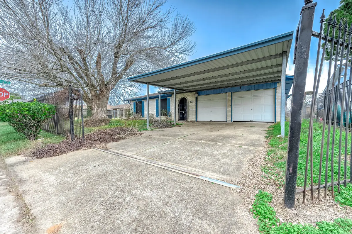 12703 Redfern Drive, Houston, TX 77048 - Image #1