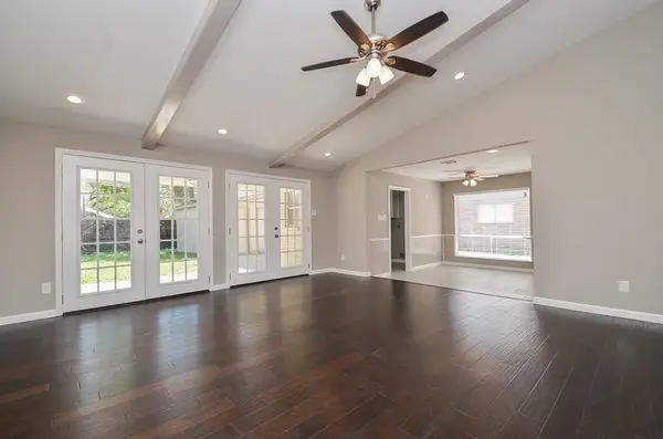 7615 Bankside Drive, Houston, TX 77071