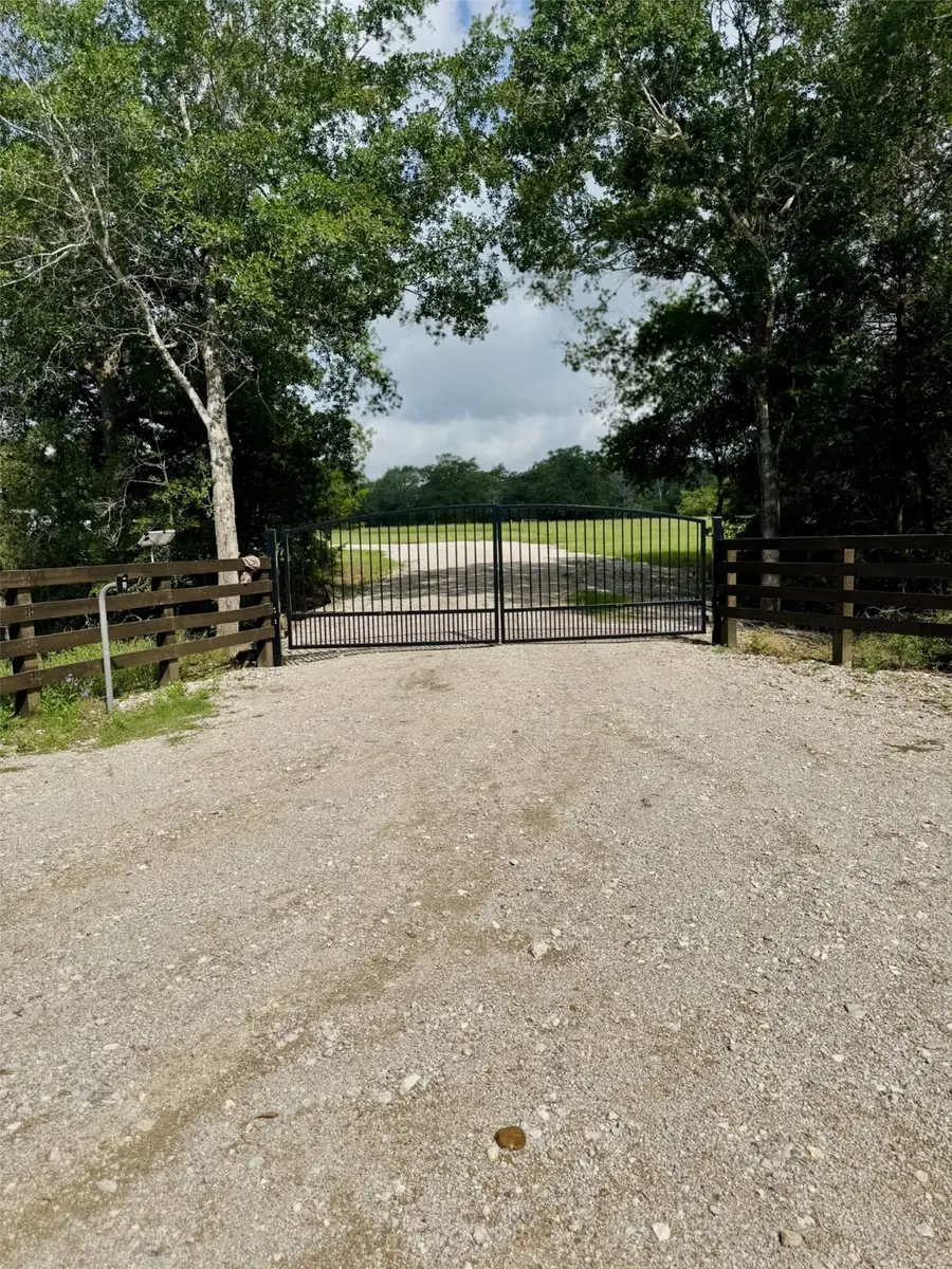 104 County Road 149, Hallettsville, TX 77964 - Image #3
