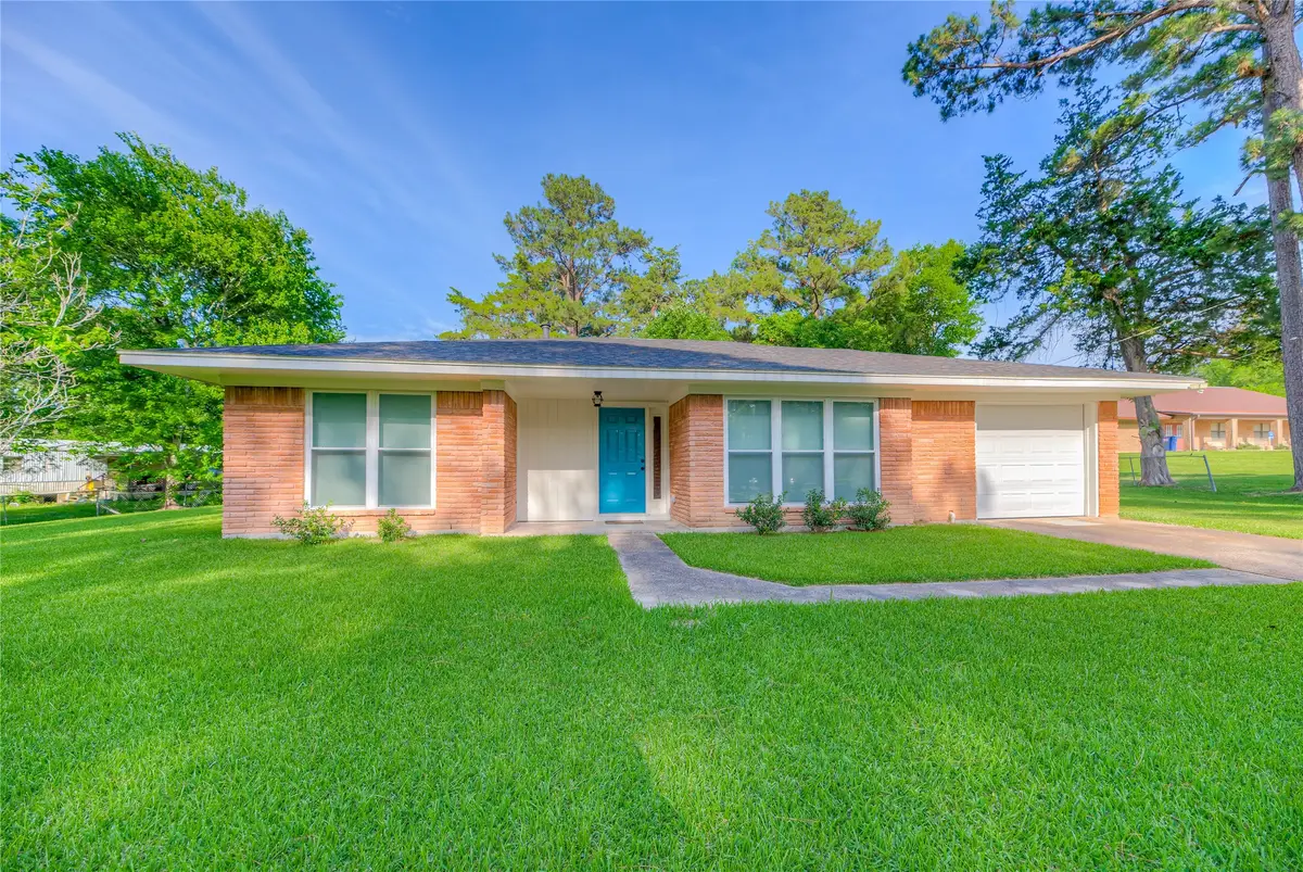 814 N Willis Avenue, Livingston, TX 77351 - #1