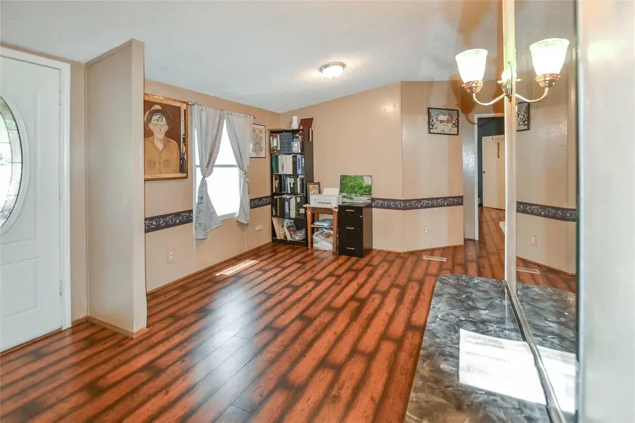 149 E Austin Avenue, Onalaska, TX 77360 - #3