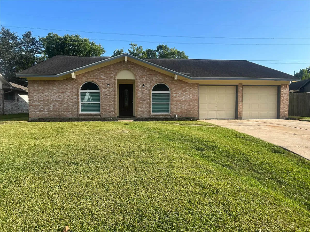 2305 Kingsway Drive, League City, TX 77573 - #1