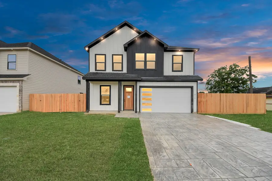 314 E Main Street, La Porte, TX 77571 - Image #2