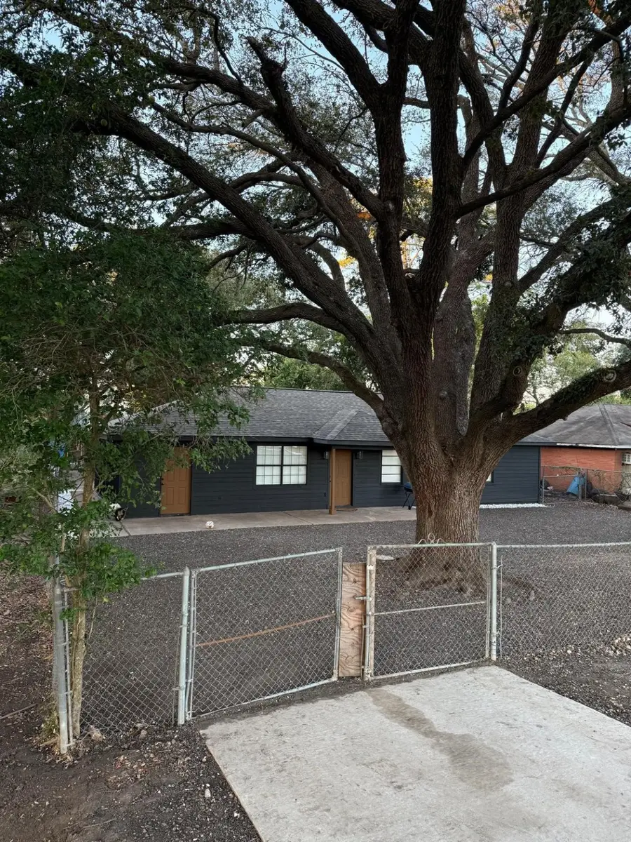 4323 Jamie Lane E, Houston, TX 77048 - Image #3