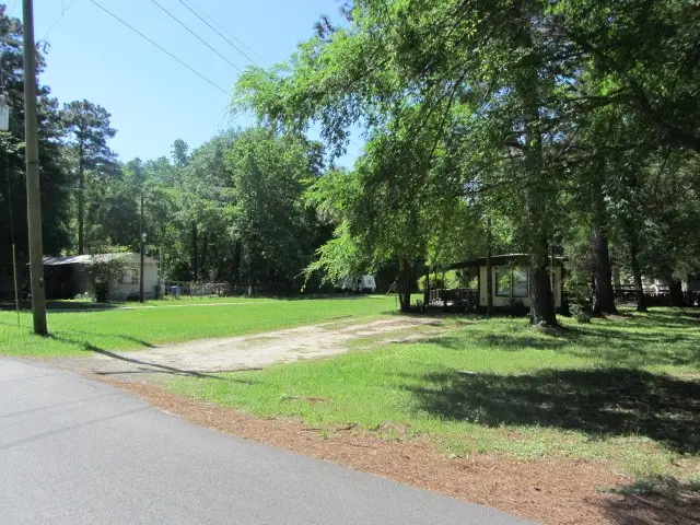 84 Lake Road, Riverside, TX 77320 - Image #2