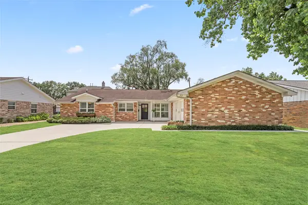 9018 Mullins Drive, Houston, TX 77096