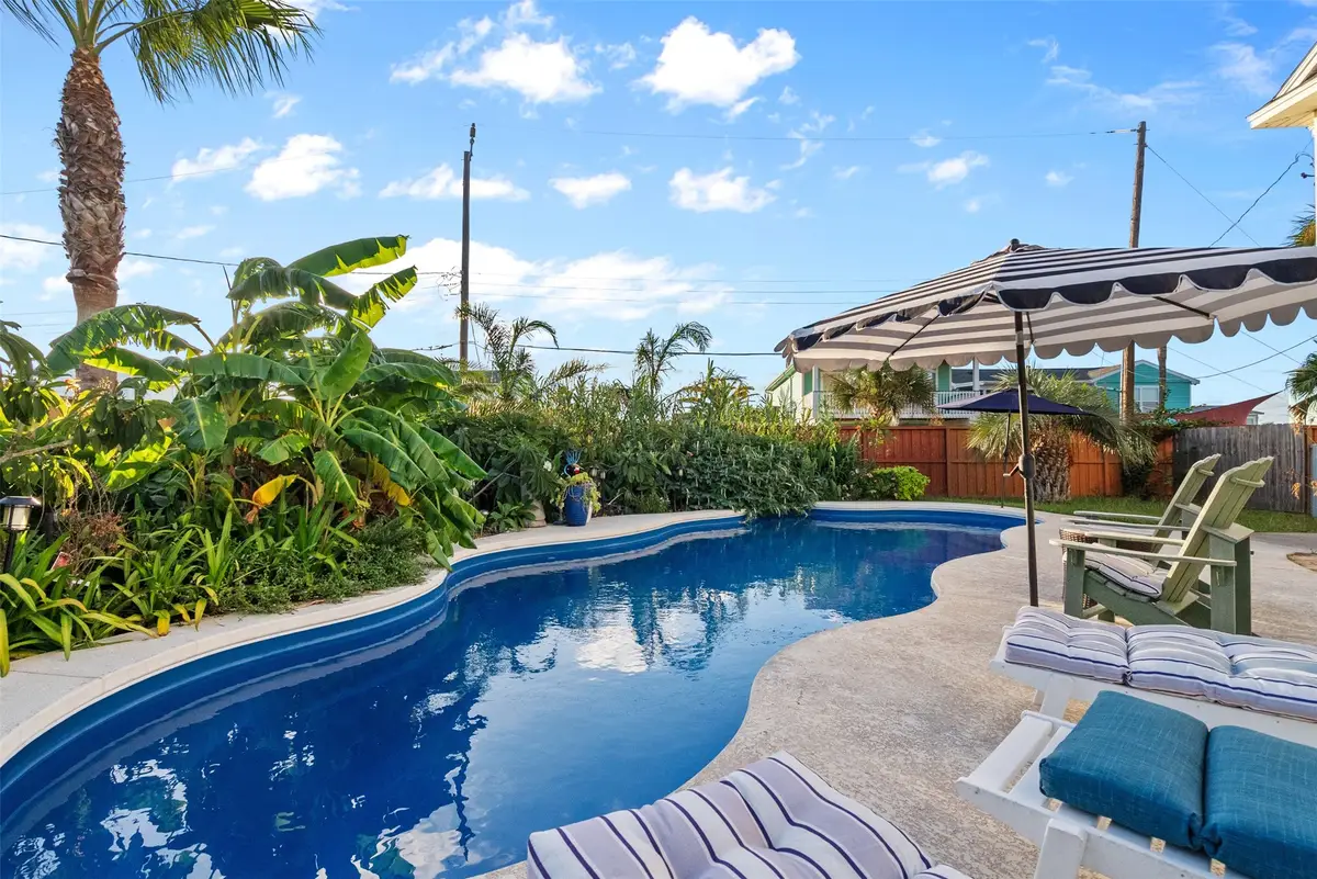 16700 Captain Bligh Road, Jamaica Beach, TX 77554 - Image #1