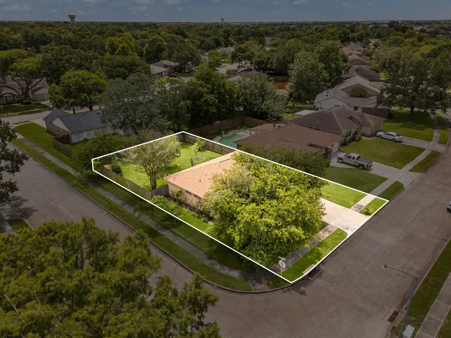 302 Forest Hills Drive, League City, TX 77573 - #2