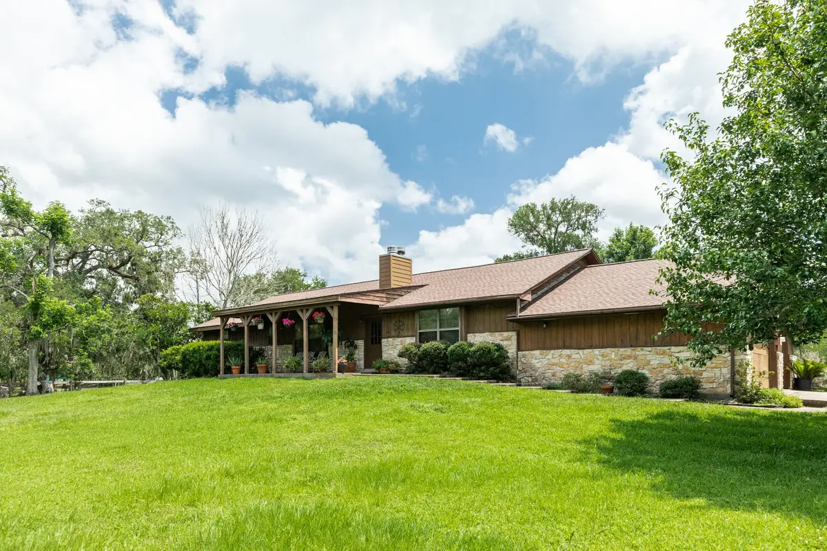 4821 County Road 288, Angleton, TX 77515 - Image #1