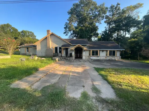 507 Fitzgerald Street, East Bernard, TX 77435