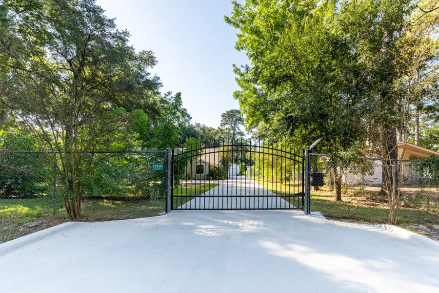 11715 Dermott Drive, Houston, TX 77065 - Image #3