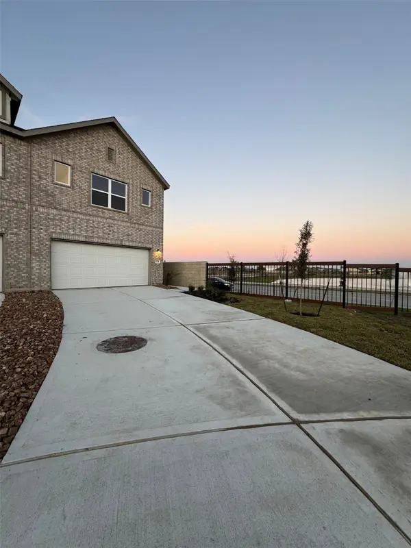 2131 Salinas Drive, Rosharon, TX 77583