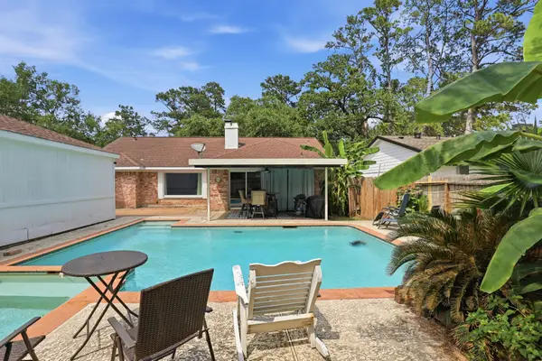 25415 Friar Lake Lane, Spring, TX 77373