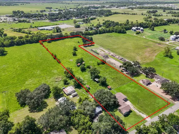 118 Cedar Vale Road, Bay City, TX 77414