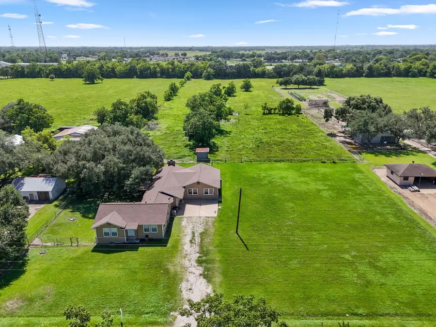 118 Cedar Vale Road, Bay City, TX 77414 - Image #2