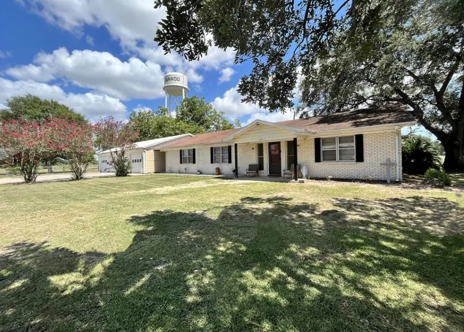 805 S 2nd Street, Ganado, TX 77962 - Image #1
