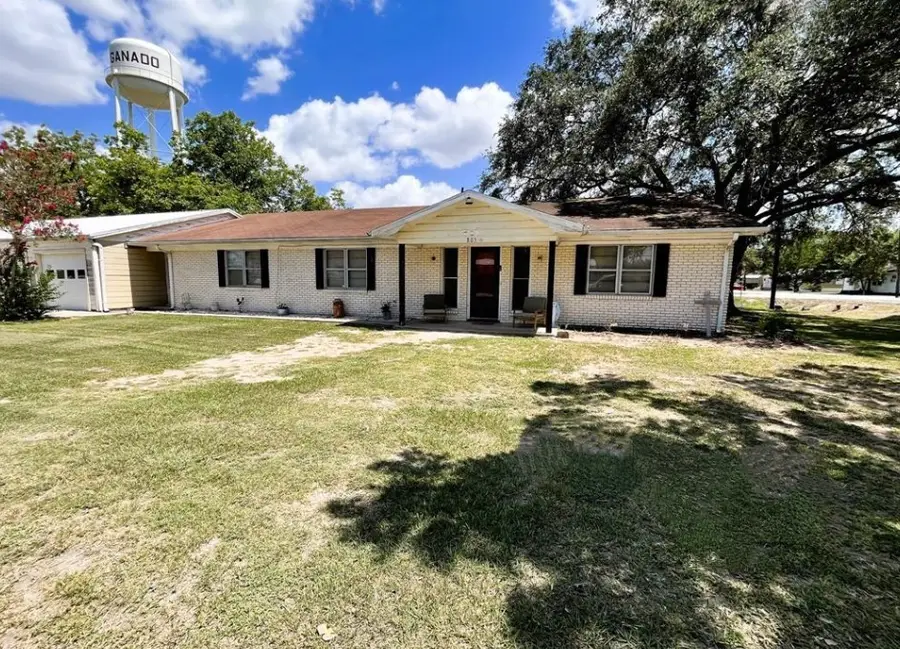 805 S 2nd Street, Ganado, TX 77962 - Image #2