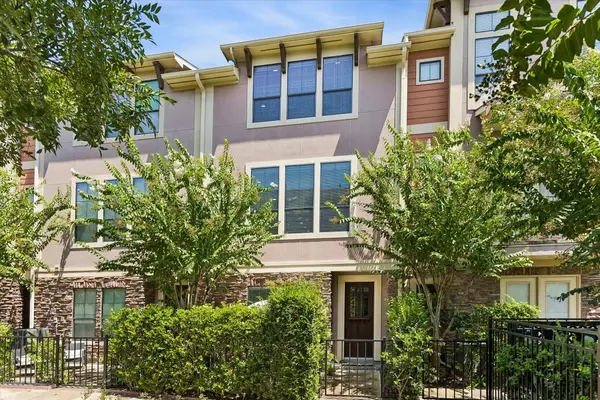 1045 W 22nd Street #K, Houston, TX 77008