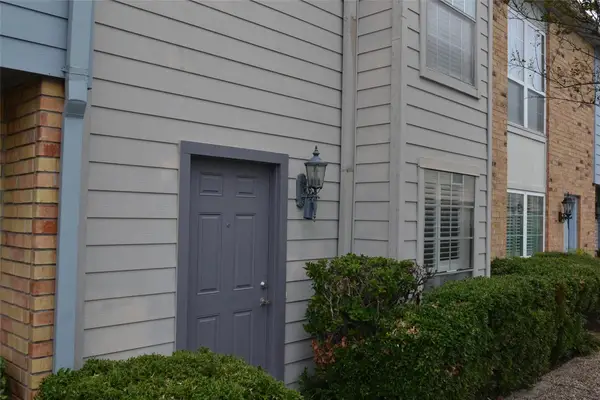 6111 Beverly Hill Street #43, Houston, TX 77057