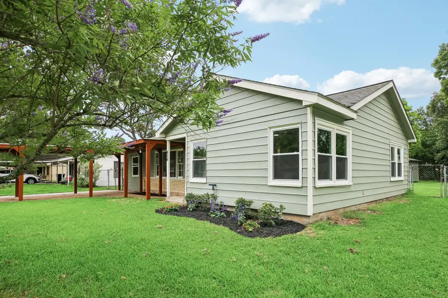 616 20th Avenue N, Texas City, TX 77590 - #2